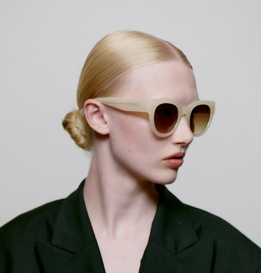 A.Kjæbede Lilly Sunglasses Cream Bone Sunnies