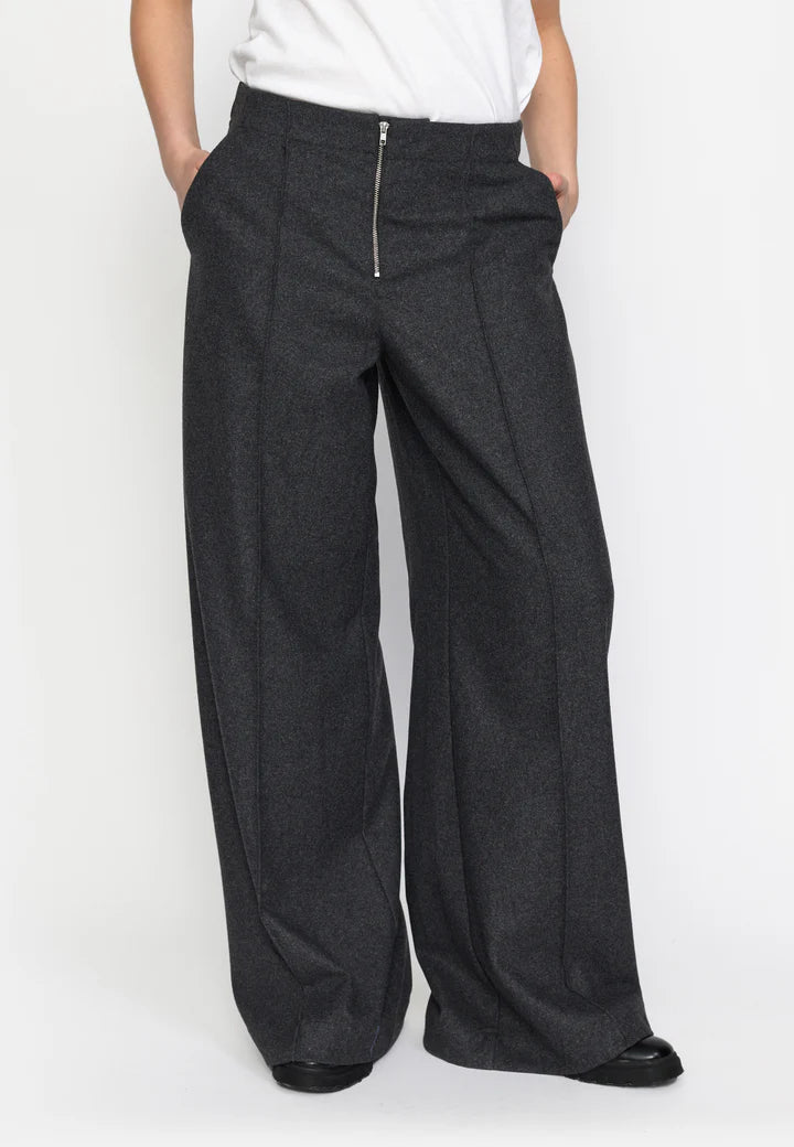 Esme Studios Bez Wool Pants GRS in Gray Melange