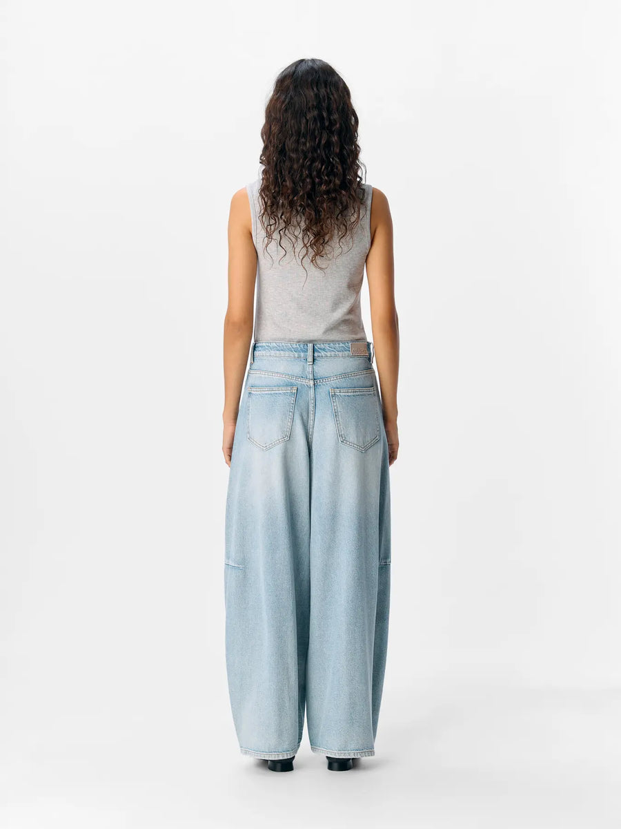 Object Moji Elsa Barrel Leg Jeans Light Wash