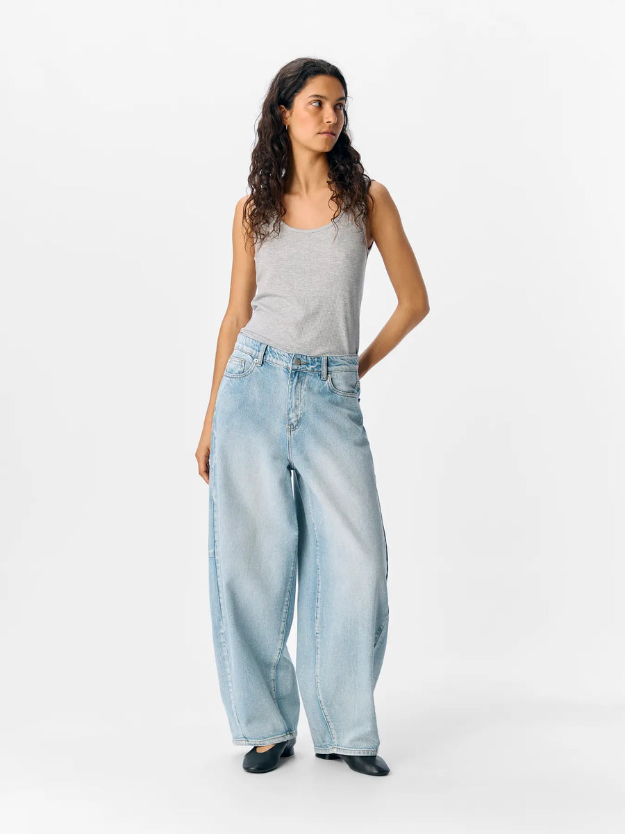 Object Moji Elsa Barrel Leg Jeans Light Wash