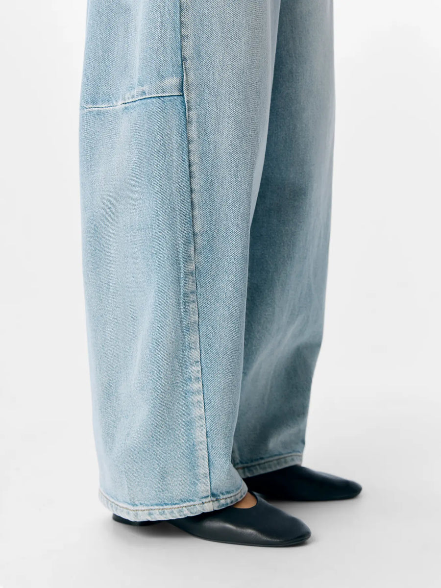 Object Moji Elsa Barrel Leg Jeans Light Wash
