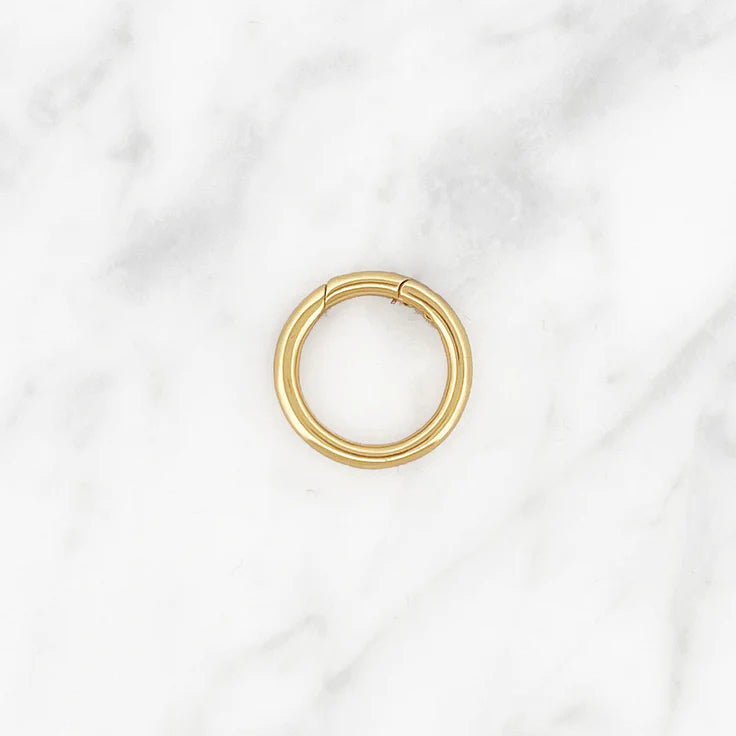 By Nouck Big Round Clasp Gold Plated